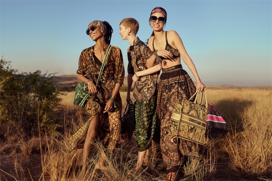 戶外運(yùn)動(dòng)服裝pod的設(shè)計(jì)主題之露營(yíng)